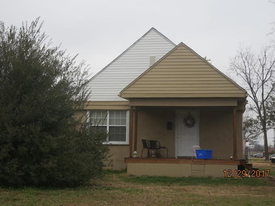 1st image of 601 SW 32nd St