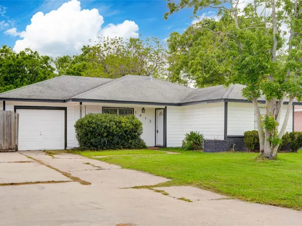 1412 W 10th St, Freeport, TX 77541
