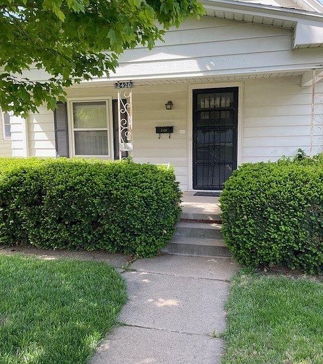 2nd image of 2420 Arbor St