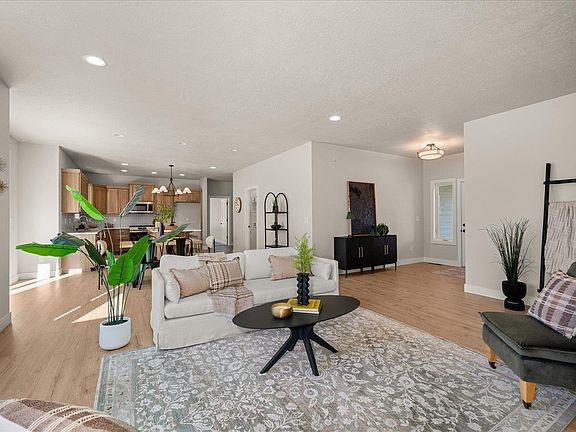 3rd image of 101 S Dover Rd