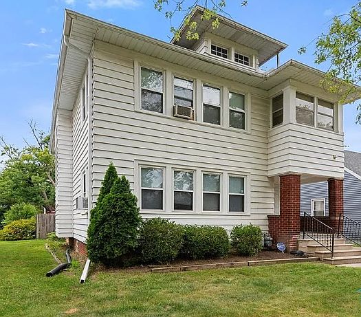 1st image of 2921 Northwood Ave #1