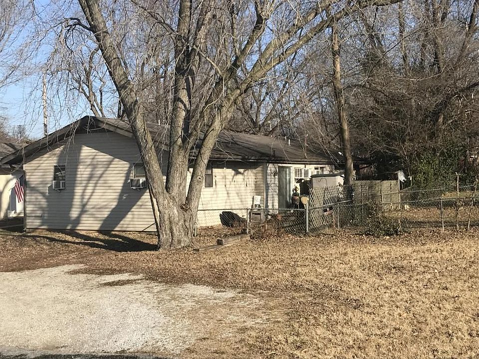 2nd image of 1158 S Glenn Ave