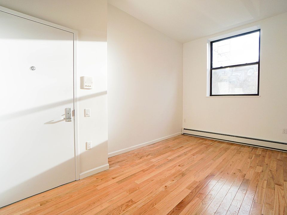1st image of 641 E 9th St APT 1B
