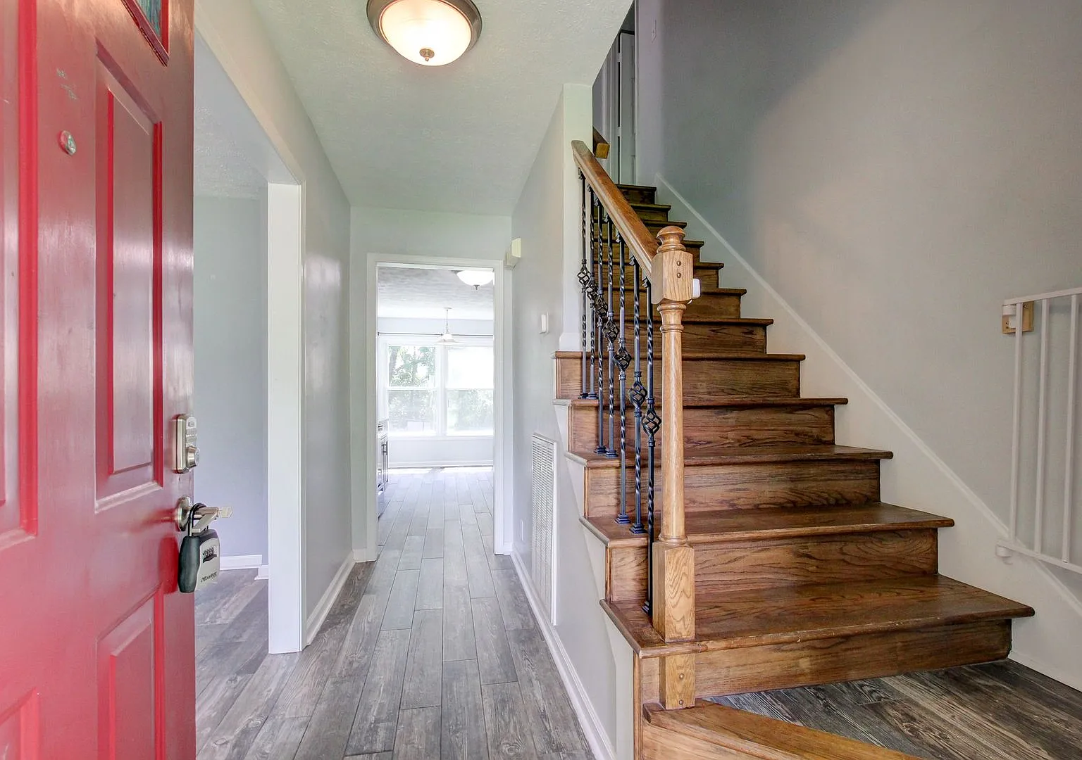 Updated and Gorgeous Hurry — Photo 2