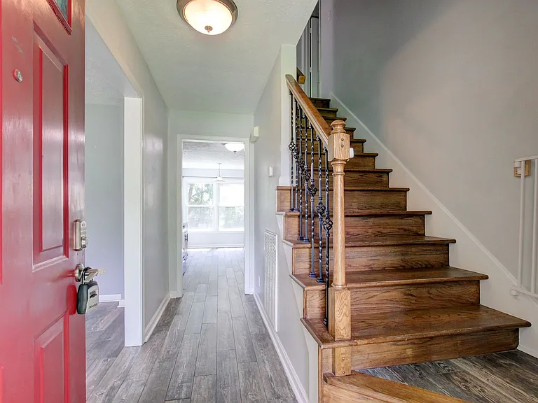 180 Kings Deer Dr — Photo 2