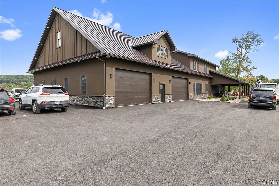 4 bed, 4.0 bath, 5500 sqft, $6,500 — Photo 4