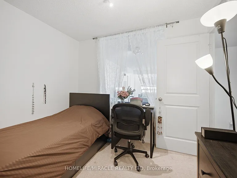 8 Rosebank Dr #8 — Photo 29