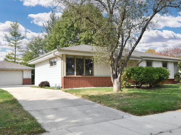 6829 North Tacoma STREET, Milwaukee, WI 53224