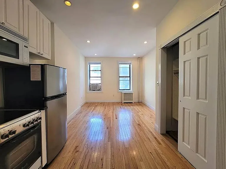 42 W 65th St #3U — Photo 1