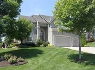 11914 Bradshaw St, Overland Park, KS 66213