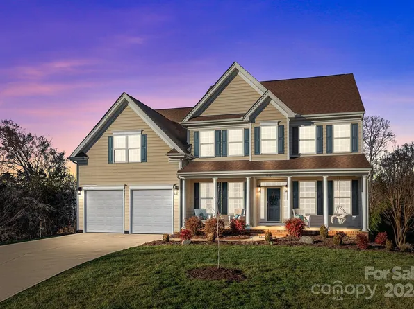 7950 Woodmere Dr, Harrisburg, NC 28075