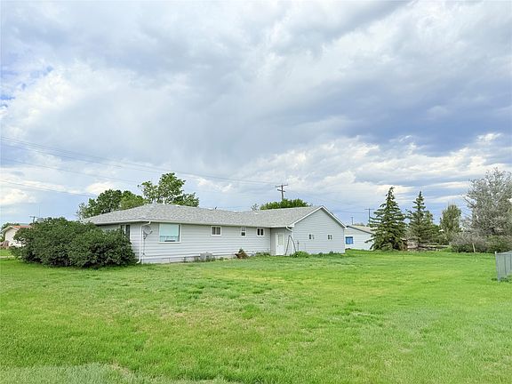 3rd image of 608 1st St