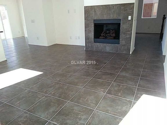 2nd image of 7123 Rosecrans St