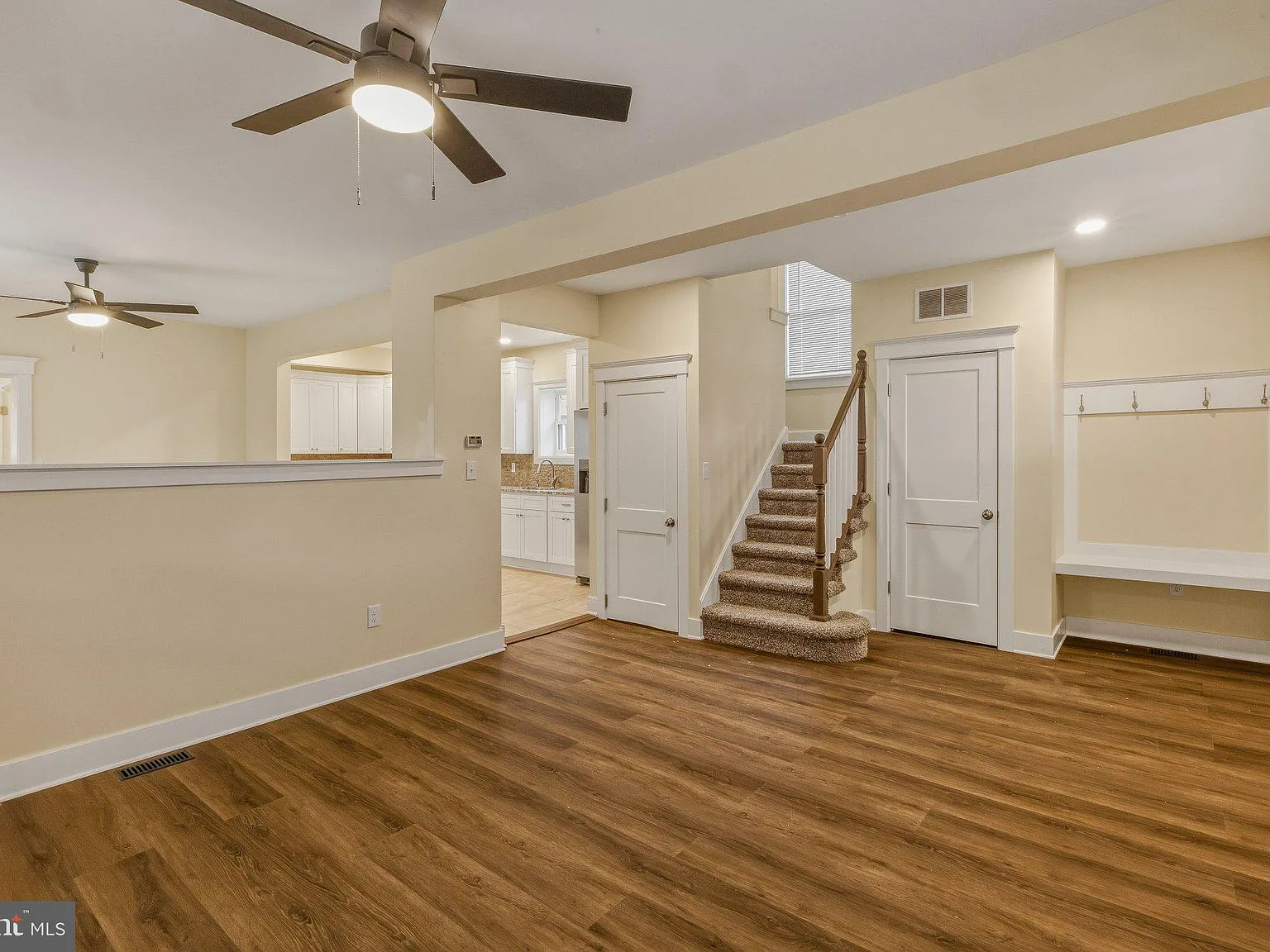 3 bed, 2.5 bath, 2368 sqft, $2,800 — Photo 4