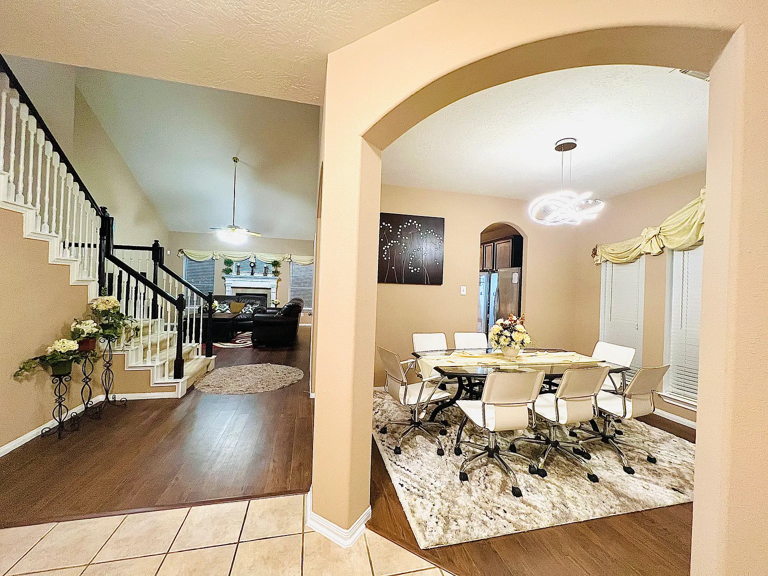 4 bed, 2.5 bath, 2897 sqft, $3,000 — Photo 1