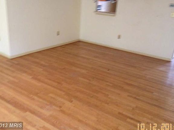 4th image of 214 College Station Dr
