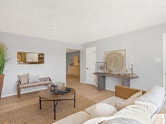 5th image of 3010 Solano Dr NE