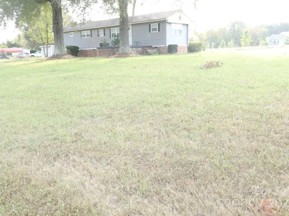 4416 Enoch Dr, Sherrills Ford, NC 28673