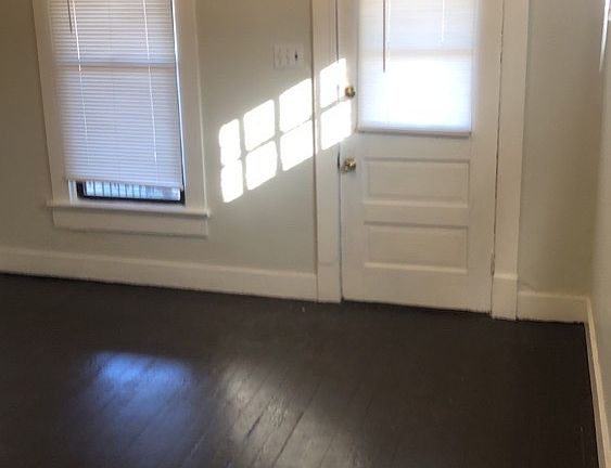 3rd image of 1060 Demphle Ave