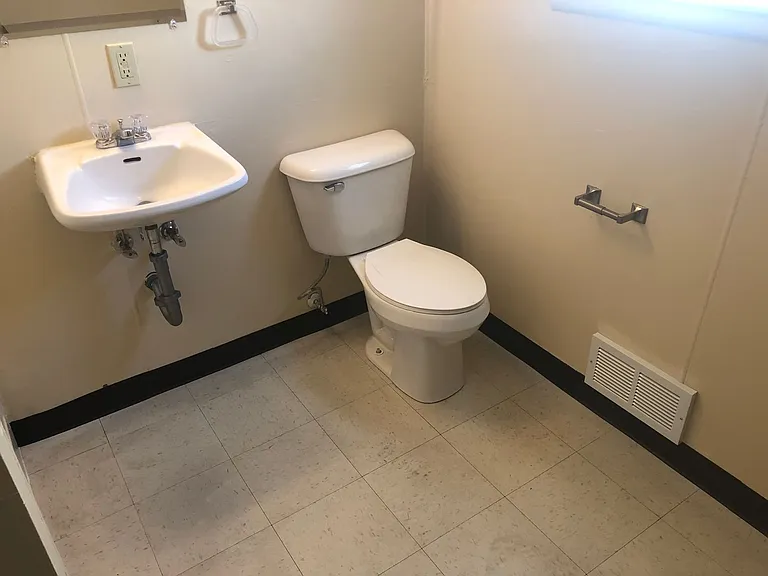 629 McClellan St — Photo 11