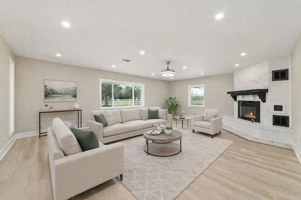 4 bed, 3.0 bath, 3798 sqft, $3,500 — Photo 2