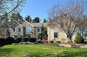 912 Talamore Dr photo 1