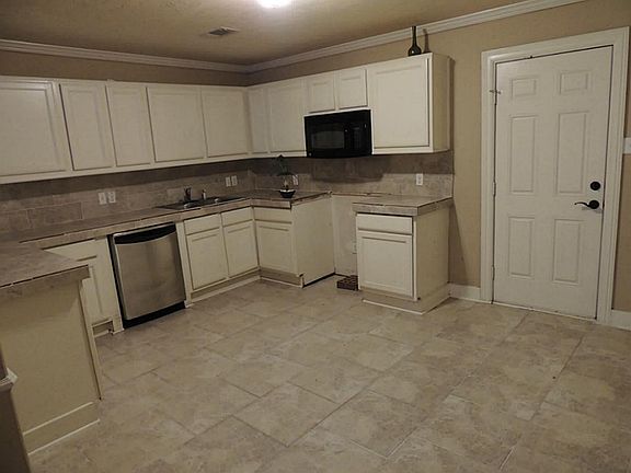  BIG KITCHEN