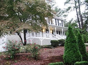 2nd image of 1638 Ellenwood Dr NE