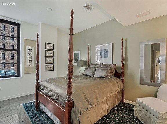 4th image of 6 N Michigan Ave Unit 1107