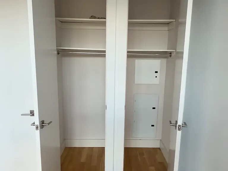 2028 Davidson Ave #1B — Photo 3
