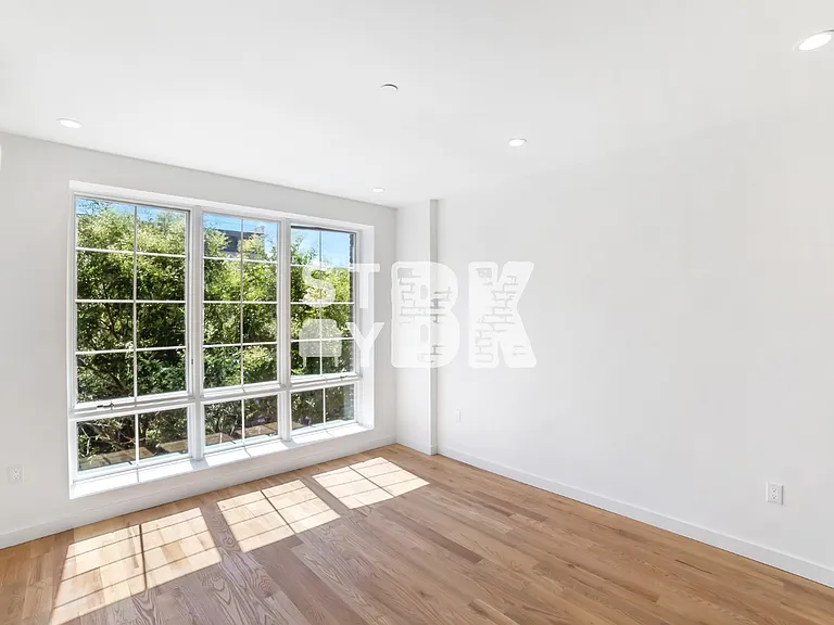 625A Halsey St #3A — Photo 5