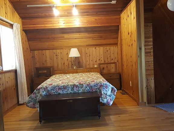 3rd image of 110 Sunset Ln