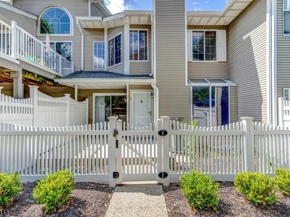 15 Bentley Ct, Bedminster Twp., NJ 07921