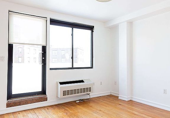4th image of 2027 1st Ave #9