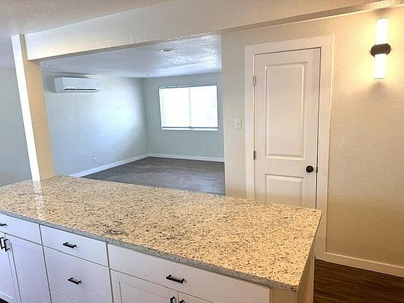 5th image of 10617 Walker Dr NE