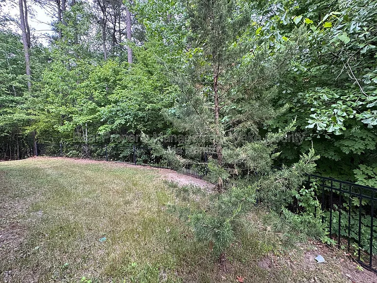 912 Spring Meadow Dr — Photo 23