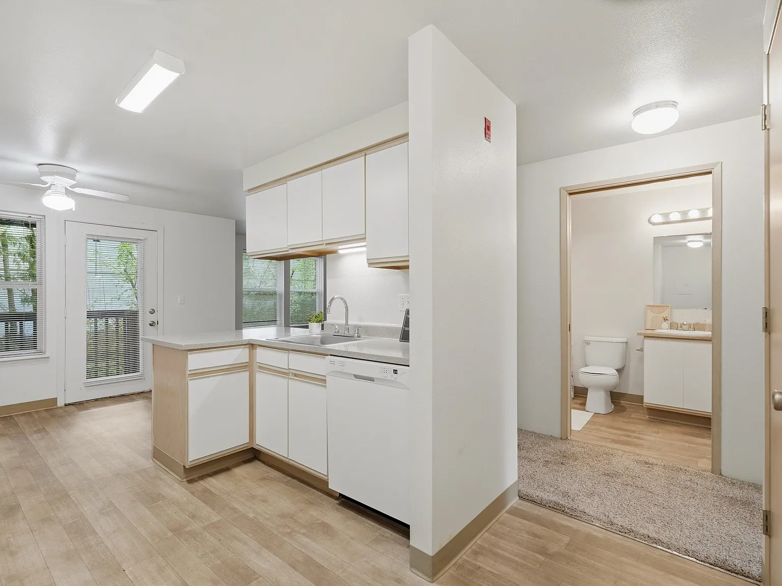 Barbur Heights Apartments — Photo 1