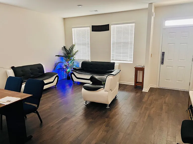 Kimberwick Dr — Photo 14