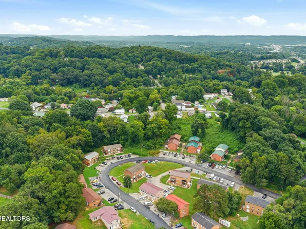 921 Chadwick Dr, Kingsport, TN 37660
