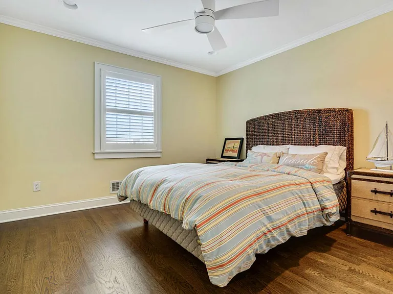 206 Curtis Point Dr — Photo 6