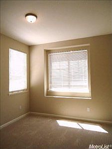 4th image of 2613 Rose Hill Ln