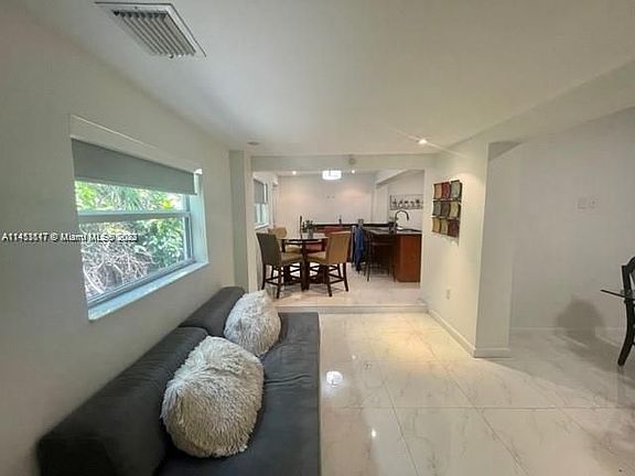 4th image of 2031 NE 180th St