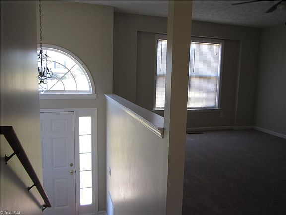 4th image of 6088 Brentwood Park Pl