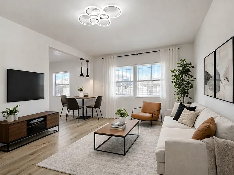 7921 S Main St #1 — Photo 1