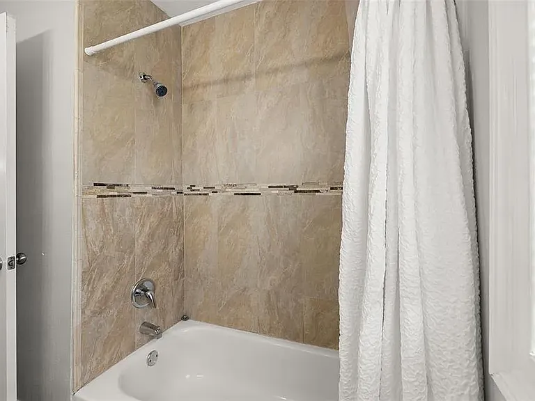 2511 W Braddock St — Photo 16