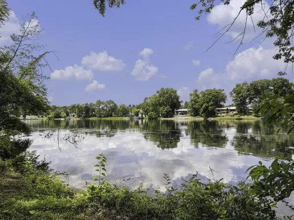 21751 State St, Elkhart, IN 46516