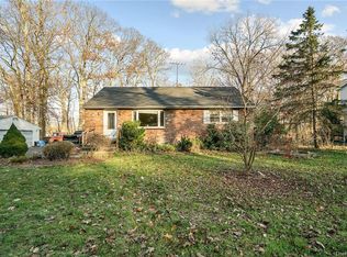 4 N Cheryl St, Chestnut Ridge, NY 10977