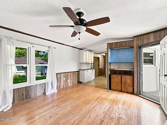 4th image of 114 Lejeune Road