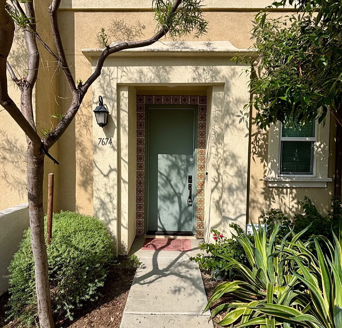 Modern 2-Bedroom Condo with Private Balcony, 2-Car Garage & Solar — Photo 2