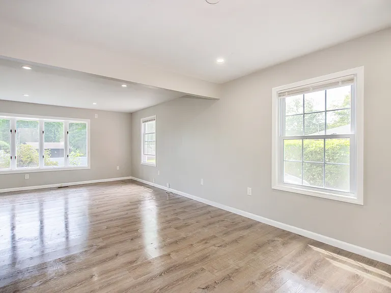 8 Wilcox Ave — Photo 30